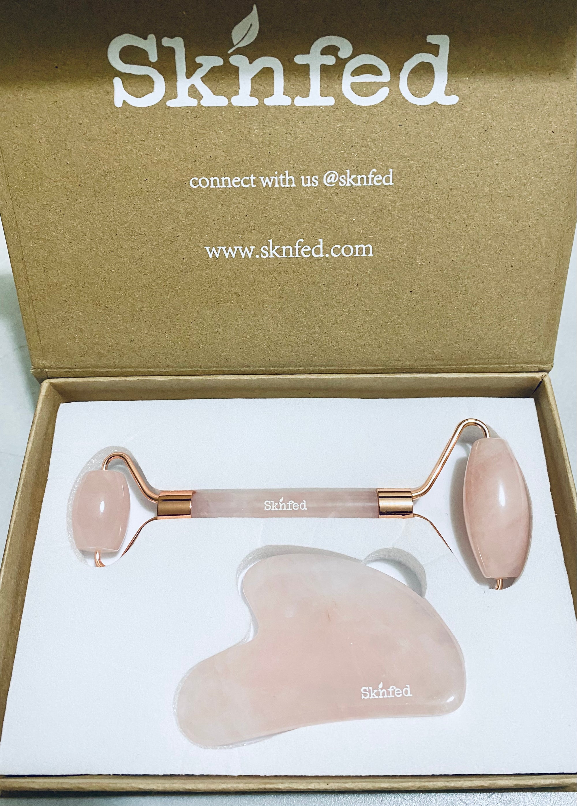 ROSE QUARTZ FACE ROLLER AND GUA SHA