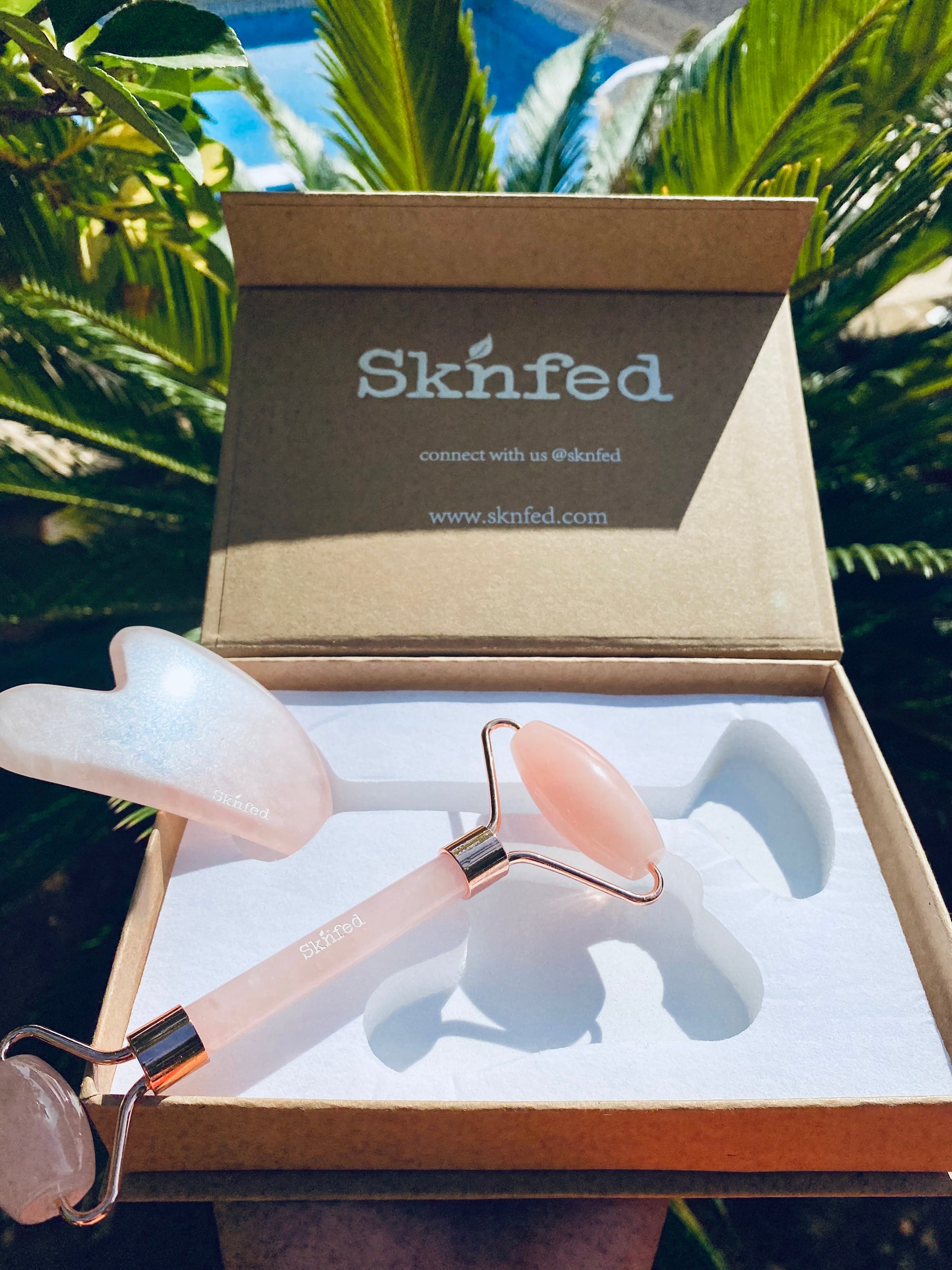 ROSE QUARTZ FACE ROLLER AND GUA SHA